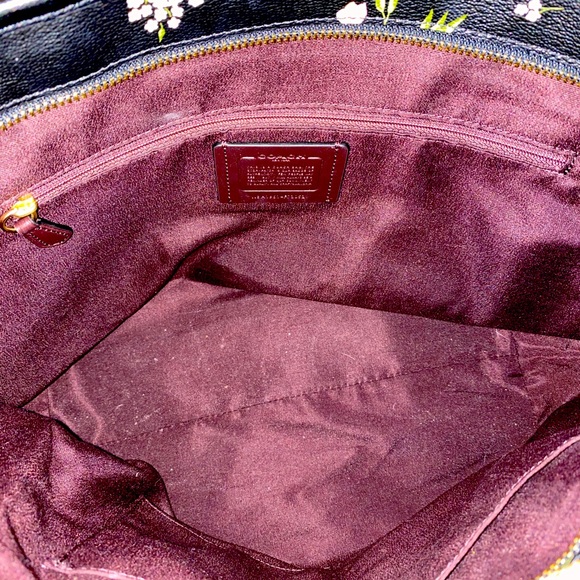 Coach purse - Picture 4 of 5